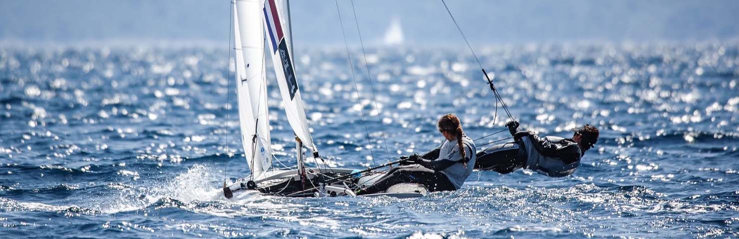 Championnat d’Europe Senior 470 : une régate exigeante pour Pierre et Manon 
